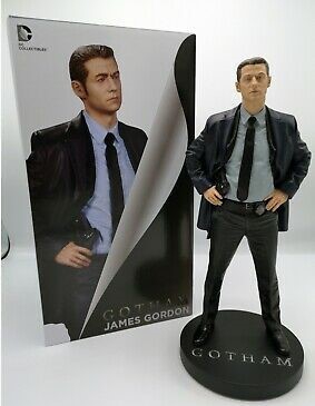 Figurine James Gordon - Batman Gotham DC Collectibles - Figurine